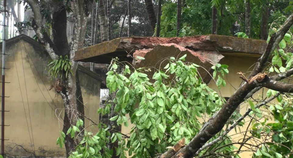 হঠাৎ কালবৈশাখী ঝড়ের তাণ্ডবে সাতক্ষীরায় ব্যাপক ক্ষয়ক্ষতি