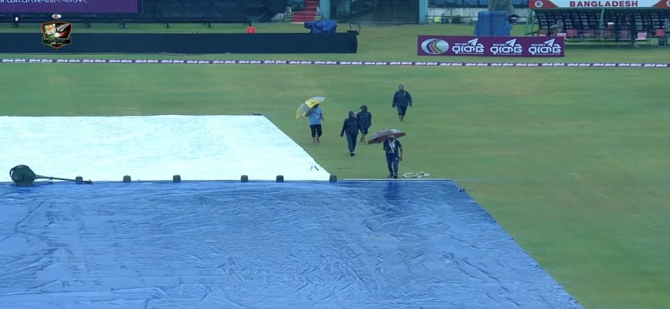 বৃষ্টিতে ভেসে গেল দ্বিতীয় টি-টোয়েন্টি