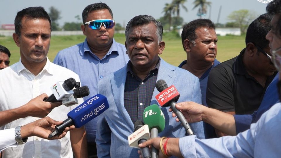 এনএসসির হস্তক্ষেপকে বেআইনি বলে দাবি করলেন বুলবুল!