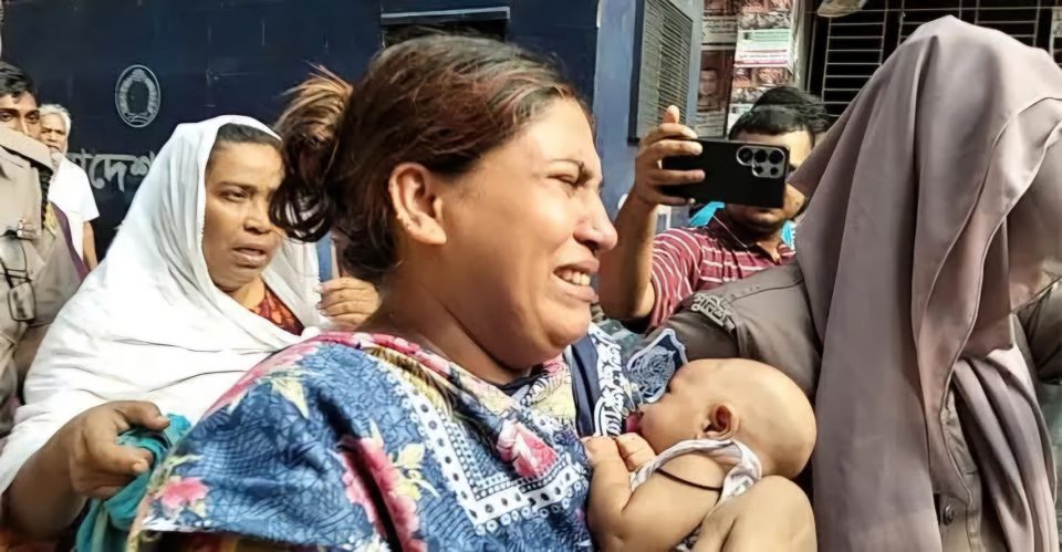 দেড় মাসের দুধের সন্তানকে কোলে নিয়েই কারাগারে যুব মহিলা লীগ নেত্রী
