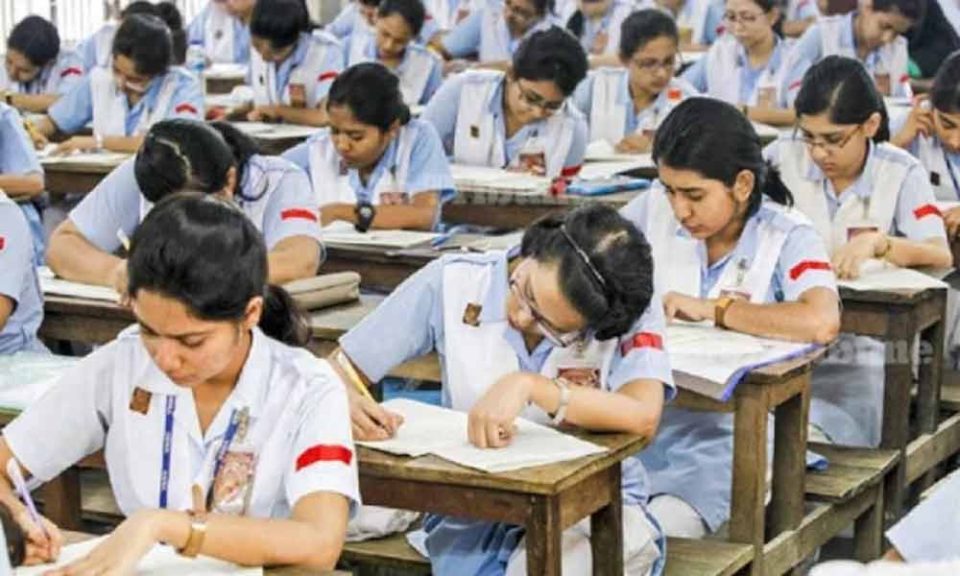 এসএসসি ও সমমানের পরীক্ষা শুরু