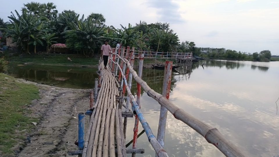 দীর্ঘ  ৬ বছরেও মেরামত হয়নি  বিধ্বস্ত একটি সড়ক