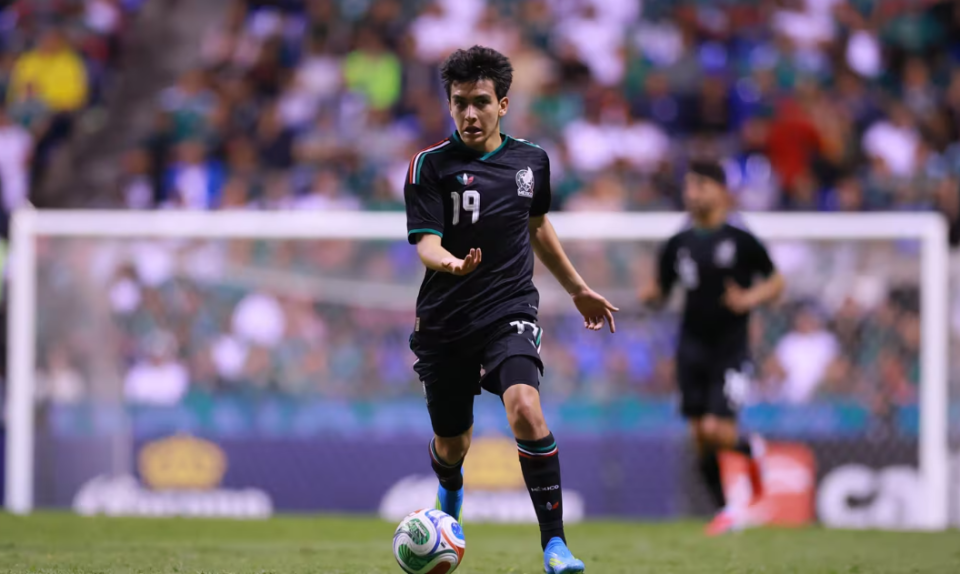 Gilberto Mora – Mexico (17 years & 240 days) এবারের বিশ্বকাপের সবচেয়ে কনিষ্ঠ ফুটবলার গিলবার্তো মোরা