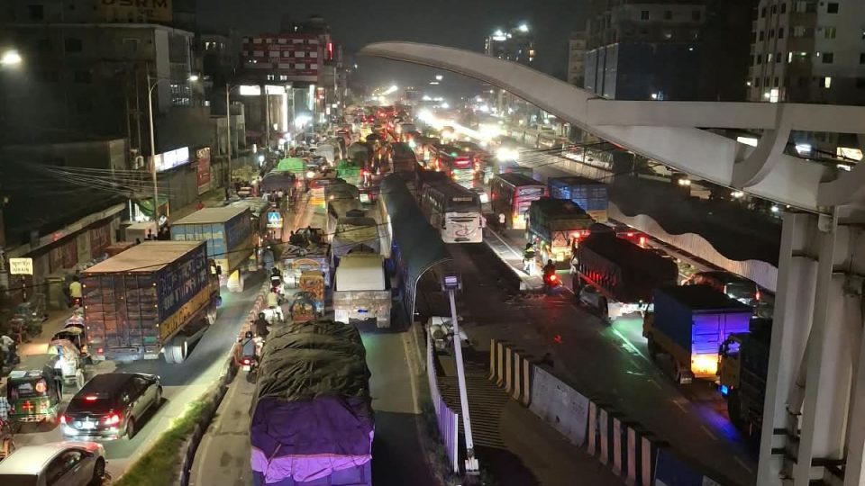 ধোলাইখাল গুলিস্তান সড়কে যানজট