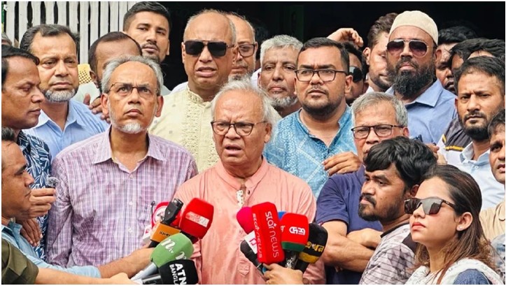 কচুরিপানার মধ্য দিয়ে উঁকি দেয়ার চেষ্টা করছে নিষিদ্ধ আওয়ামী লীগ: রিজভী