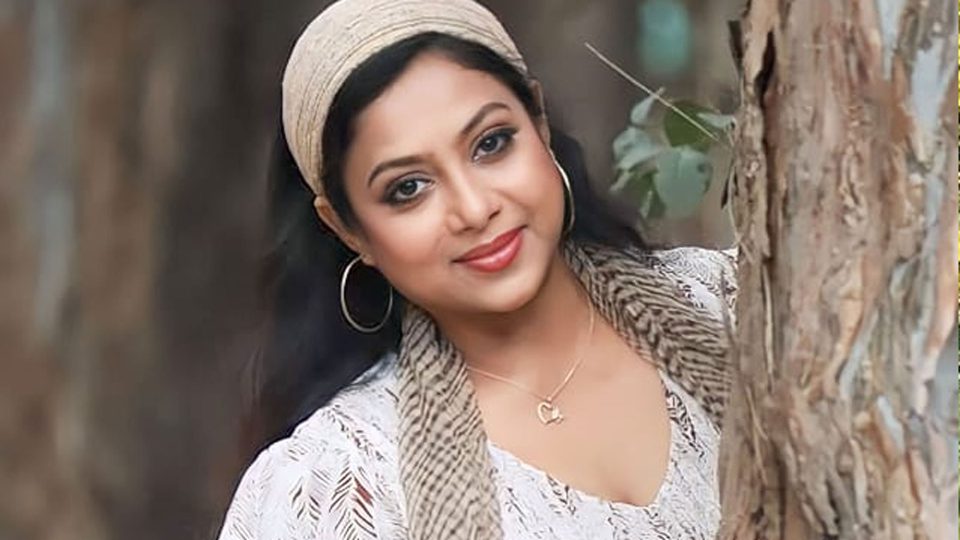শাবনূরের রহস্যময় পোস্টে নতুন কৌতূহল