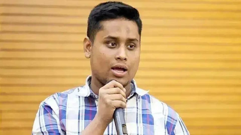 চাঁদাবাজি বন্ধে ‘পুনর্বাসন দানবক্স’ চালু করছেন হাসনাত