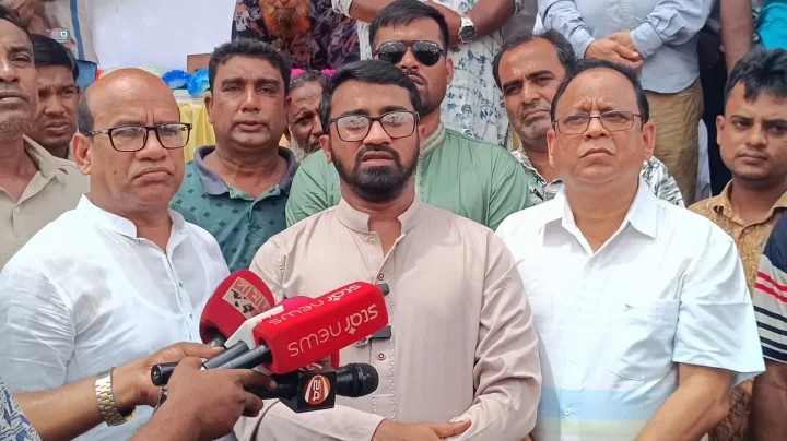 জামায়াতের বিরুদ্ধে রাষ্ট্র অশান্ত করার অভিযোগ রাশেদ খানের