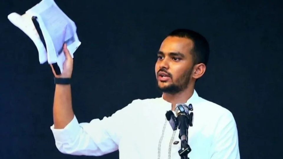 ফেসবুক লাইভে আসছেন আসিফ মাহমুদ