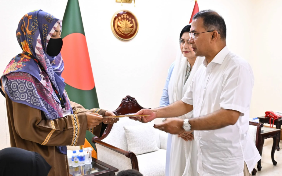 বিস্ফোরণে শহীদ সেনাসদস্যদের পরিবারকে প্রধানমন্ত্রীর সহায়তা