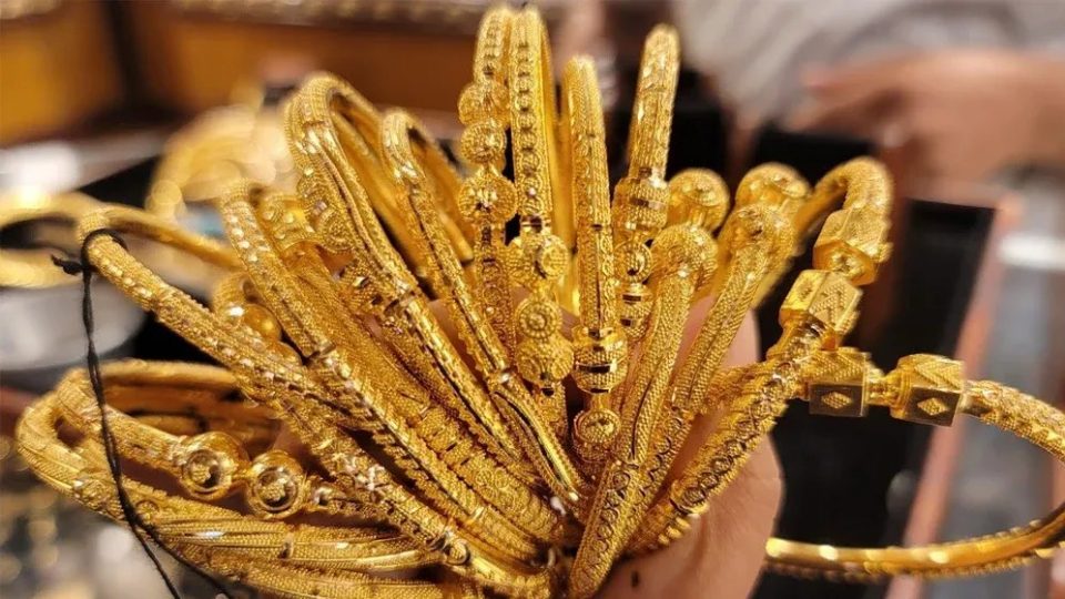 স্বর্ণের নতুন দাম কার্যকর, ভরি কত?