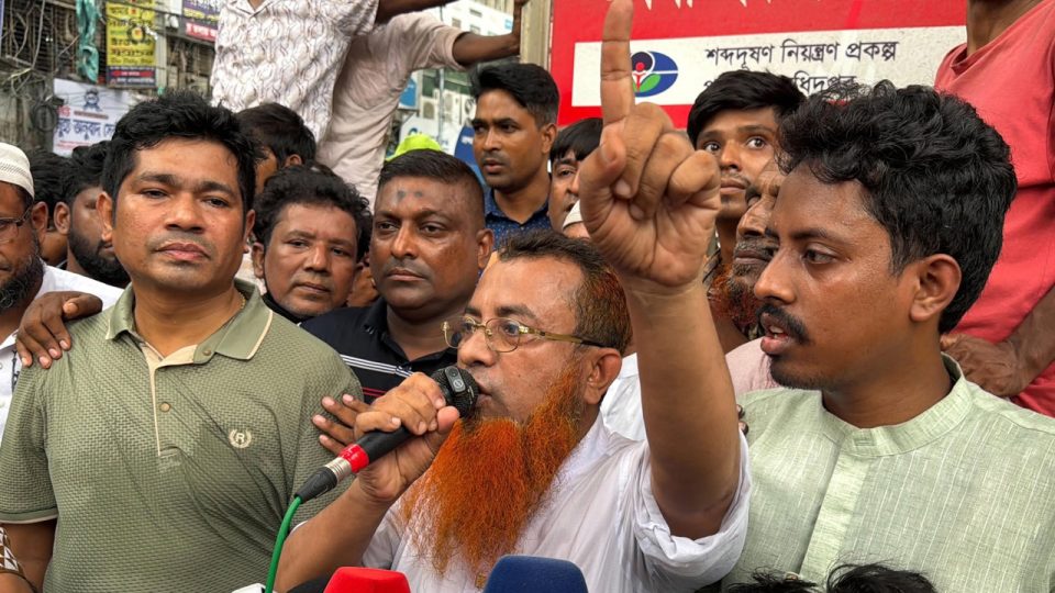 চার নেতার মুক্তি ও রিকশা উচ্ছেদ বন্ধে সরকারকে ৪৮ ঘণ্টার আল্টিমেটাম