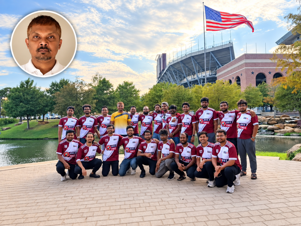 টেক্সাস এএন্ডএম বিশ্ববিদ্যালয়ের “Aggie Tigers” এর পাশে BRS Times