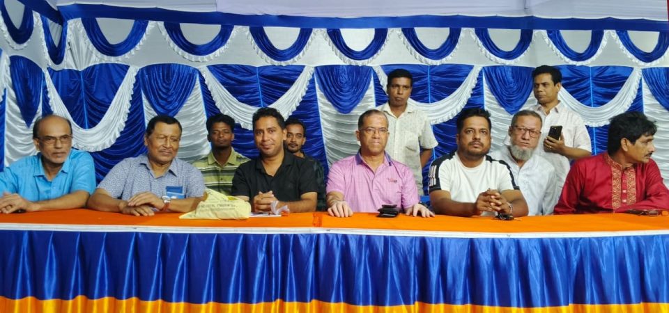 পিরোজপুরে দুর্গাপূজার মণ্ডপ পরিদর্শনে ব্যারিস্টার এম. সরোয়ার ও শেখ রাহাত