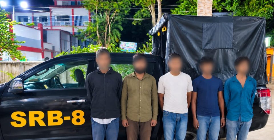 রাজাপুরে বিকাশ ব্যবসায়ীকে কুপিয়ে ডাকাতি