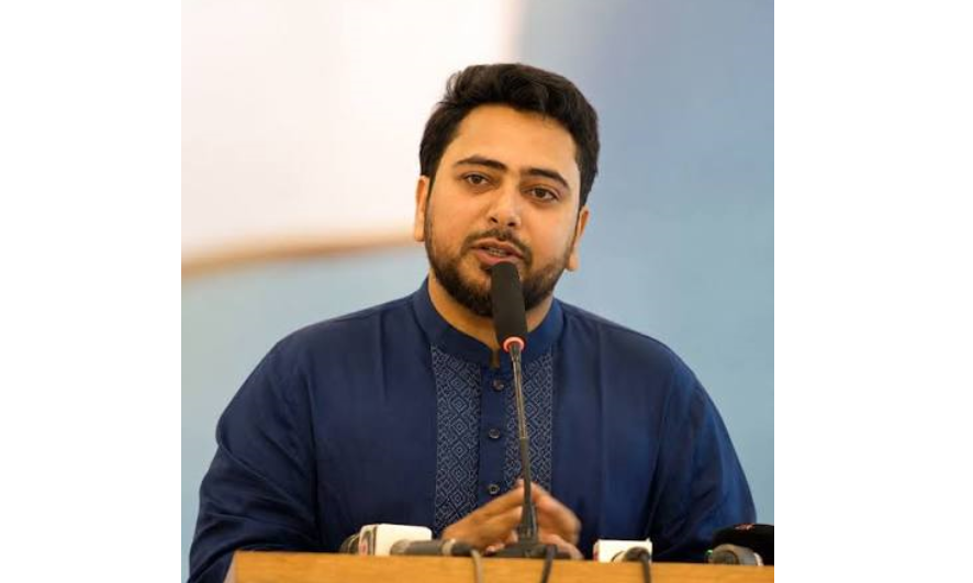 সরকারের সিদ্ধান্ত কীভাবে গরিবের পেটে লাথি মারে, ডিমের দাম সাক্ষী- নাহিদ ইসলাম