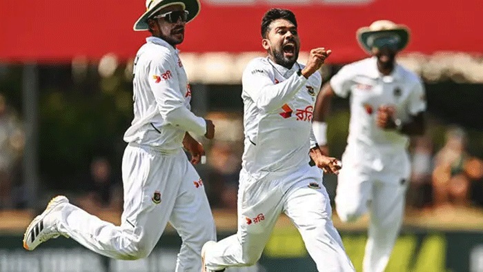 হাসমতউল্লাহকে ফিরিয়ে বাংলাদেশের জয়ের সম্ভাবনা বাড়ালেন মিরাজ